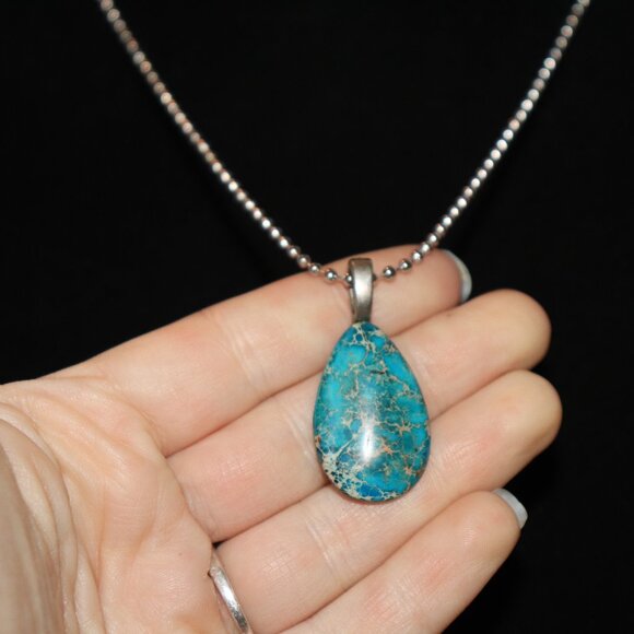 Beautiful silver necklace with blue howlite 20" - Picture 3 of 5